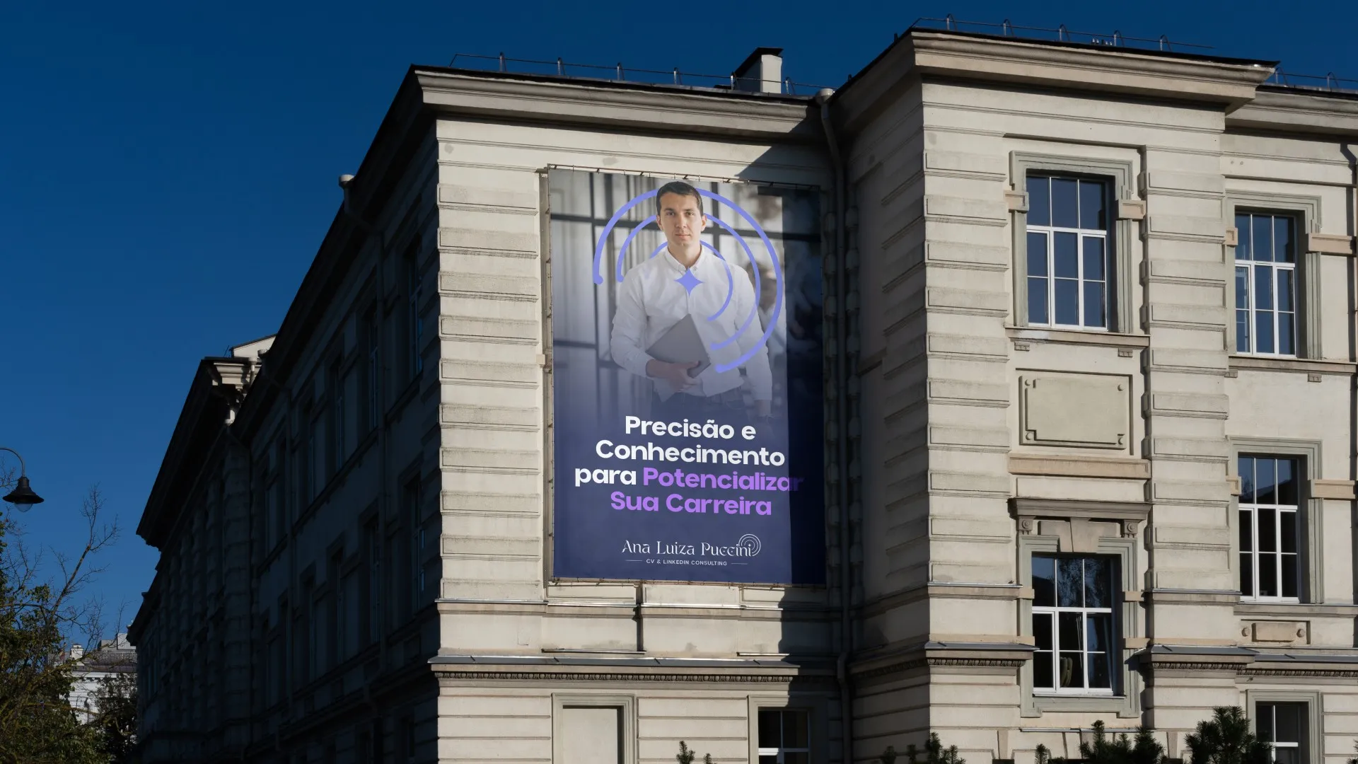 Ana Luiza Puccini: Banner na fachada